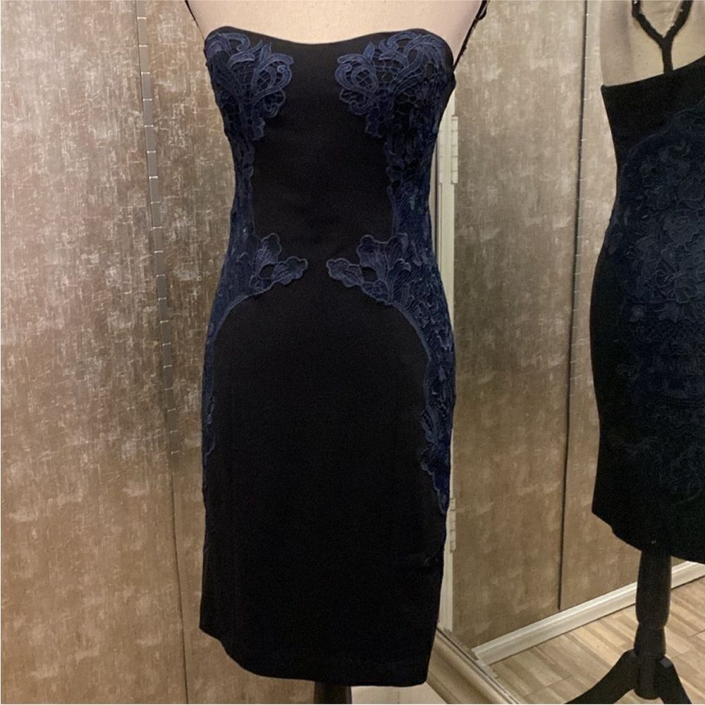 Diane Von Furstenberg Elegant Black and blue lace detailed dress, US2